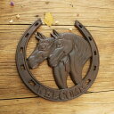 K[fjO yAeB[Nfpz傫ȑfpȒS̕ǃEFJv[NA2̔nAƂ̒̑̋ۂň͂܂Ă܂ yantique rusticzLarge Rustic Cast Iron Wall Welcome Plaques With Two Horses Head In Center And Signs Circled Home Ga