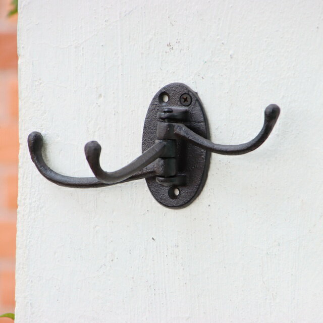 ガーデニング 【アンティーク素朴】レトロな素朴な鋳鉄製折りたたみ式ウォールフック、ハンガー3個付きファームハウスアクセント手作りホームガーデンデコレーションメタ...