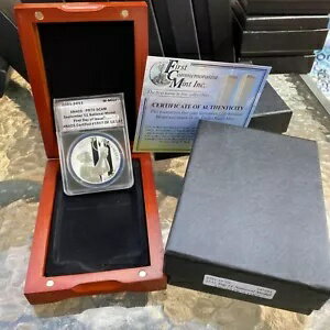 アメリカ 9月11日 国民勲章 1オンス 銀貨 2011年 Wプルーフ ANACS PR 70 DCAM 木製