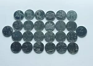 2019 A-Z アルファベット 10 ペンス コイン ハント。エンジェル、ボンド、ロビン、シマウマ、ワールド ワイド ウェブ