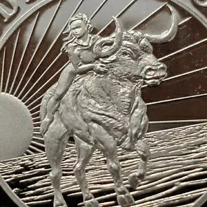 WORLD RESOURCE【KING店】の2022 1 オンス .9999 シルバー 女神ヨーロッパ コイン トケラウ ミント 5 ドル 美しい女性｜アングル2