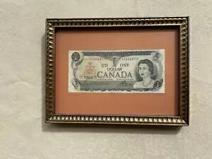 クイーン エリザベス 2 世紙幣 カナダ 1 ドル 1973 サイン入り 額入り