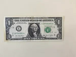 レアな誕生日シリアルナンバー付きの1ドル紙幣はこちらです。