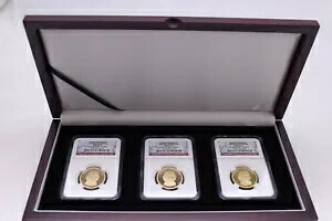 認定コインスラブ3枚用木製ディスプレイボックス、PCGSまたはNGCスラブ、ベルベット裏地付き