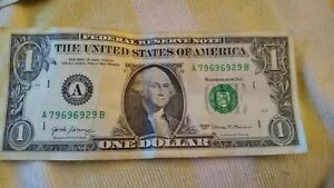 ユニークなパターンのシリアル番号