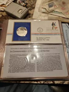 大陸海兵隊のコインと切手を記念して