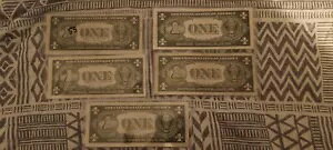 WORLD RESOURCE【KING店】の1935 E $1 ドル米国ブルー シール銀証紙幣 *｜アングル3