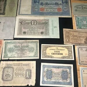 第二次世界大戦時代のヴィンテージ紙幣がたくさん