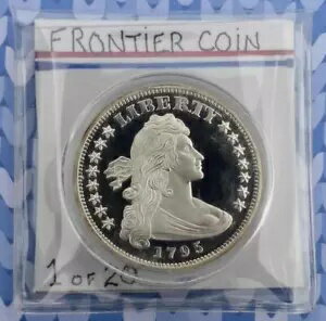 楽天WORLD RESOURCE【KING店】1オンス .999 ファイン シルバー ラウンド、ドレープ バスト スタイル、フロンティア コイン スイート ホーム、オレゴン州