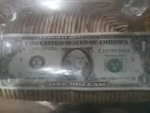 ドル紙幣シリアル番号 E17777320E