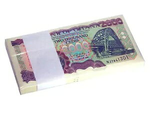 ガーナ 2000 2,000 CEDIS 2003 年 8 月 P 33 UNC 100 個バンドル