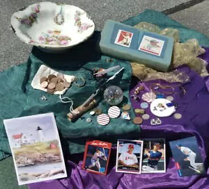 家宝の宝物を盛り合わせた金色の皿には、銀などが含まれています。