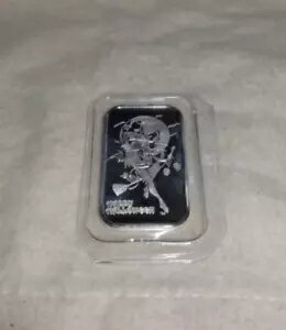 DT Mint ハッピーハロウィーン魔女は純粋な .999 シルバーアートバーを着て密封されています