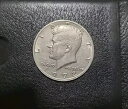 1972 年にジョン・F・ケネディ大統領が 50 センタボス ドルを贈呈