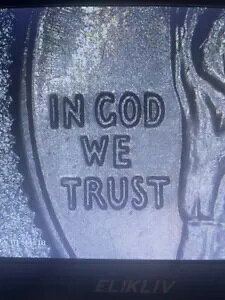 エラー 2023 D-Jovita Idar ウィメンズ クォーターに「IN COD WE TRUST」と表示される