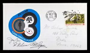 スカイラブ3号のクルーカバー。宇宙飛行士ジェラルド・カー、エドワード・ギブソン、ウィリアム・ポージのサイン入り。