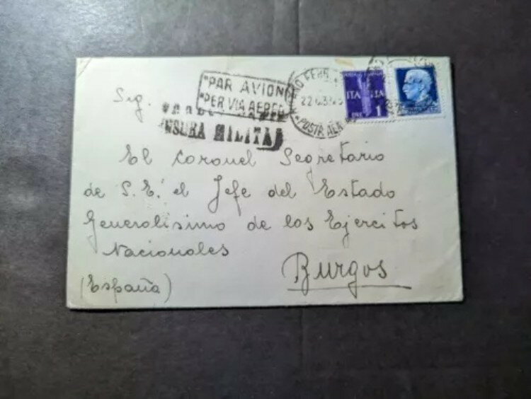1938年、軍による検閲を受けたイタリア航空郵便の表紙。フィレンツェからブルゴス（スペイン）まで
