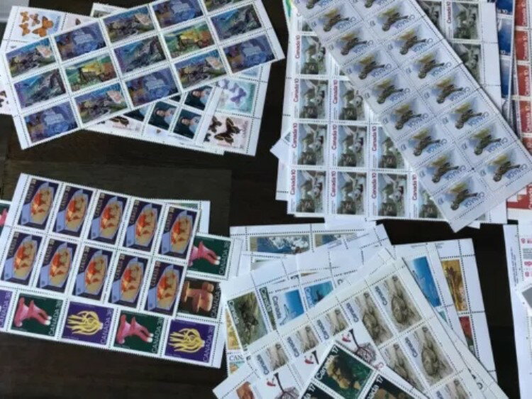 4〜50枚のニューハンプシャー州切手ブロック（74セントまで）数百枚 - 額面価格 825.00ドル