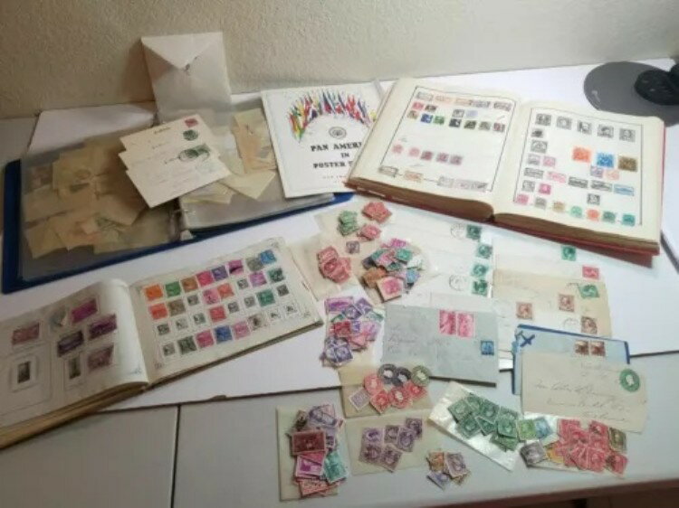 米国および外国の切手コレクションアルバム、ばら売りのポストカード、封筒（1860年代から）