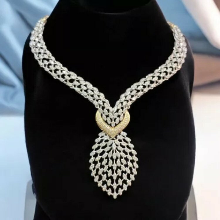 美しい4.98カラットのラウンドブリリアントカットダイヤモンドのウェディングネックレス、14Kホワイトゴールド