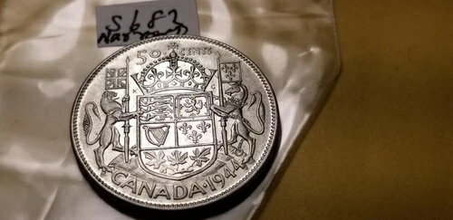 カナダ レア 1944年 ナロー デート バラエティ ミント グレード ビューティー シルバー 50 セント ID16。