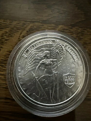 E. Pluribus Unum In God We Trust 1 オンス.999 シルバーラウンド