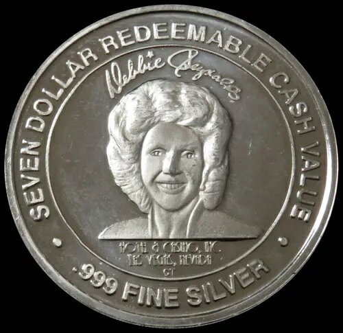 DEBBIE'S CASINO LAS VEGAS $7 REDEEMABLE 999 FINE SILVER CASH VALUE TOKEN商品について出品者コメント「直径37mm / 24グラム 0.999シルバー」認証未確認UPCは適用されません注意事項※以下の注意事項をご理解のうえ、ご購入ください■ 鑑定済みコイン・紙幣について各種コイン・紙幣の鑑定機関（NGC、PCGS、PMGなど）は、収集品の真贋鑑定およびグレーディングを行う専門機関です。鑑定後の商品は、専用ケース（スラブ）に封入され、状態を示すグレードが付与されます。■ グレードについてグレードはコイン・紙幣自体の状態を評価するものであり、ケース自体の品質や状態を保証するものではありません。製造・輸送時の影響により、以下のような状態が発生する場合がございます。- 軽微なスレ傷・拭き傷（特に光の角度で見えるもの）- ケース内部のホコリ・小さな異物（鑑定機関の検品基準を満たしている場合）- ラベルのズレ・わずかな傾きこれらは鑑定機関の基準内であり、返品・交換の対象とはなりませんのでご了承ください。■ ラベルの種類について各鑑定機関では、コイン・紙幣の状態や鑑定の結果に応じて異なるラベルが付与されます。- 通常ラベル（Standard/Regular）：一般的なグレード付き鑑定済みコイン・紙幣- オーセンティック（Authentic）：グレードなしで真贋のみ保証- 詳細グレード（Details）：クリーニング跡やエッジのダメージがあるが本物と認定- 特別ラベル（Special Label）：記念版や特定のデザインの限定ラベル - 例：NGC「Early Releases」「First Releases」、PCGS「First Strike」 などグレードやラベルの種類は、商品画像および説明文をご確認のうえ、ご購入ください。■ 在庫状況について当店の商品は海外から取り寄せております。ご購入のタイミングによっては在庫切れとなる場合がございます。その際はご連絡のうえ、ご注文をキャンセルさせていただく場合がございますので、あらかじめご了承ください。■ ご注文後のキャンセルについてご注文と同時に商品のお取り寄せを開始するため、お客様都合によるキャンセルは承っておりません。■ 配送についてお届けまでに通常2〜3週間ほどかかります。海外の祝日や天候、税関手続きにより通常より配送が遅れる可能性がございます。■ 保証について商品説明に英語で「保証（warranty）」と記載があっても、日本国内では適用されませんのでご了承ください。 当店では、商品到着後7日以内の初期不良に限り、対応させていただきます。 （返品規約の詳細については、楽天市場内の会社概要欄下部をご参照ください。）■ 商品の色・素材感について撮影環境やモニター設定により、実際の商品と色味や質感が異なる場合がございます。■ 価格変動について希少性の高い商品は市場価格の変動により、追加料金をお願いする場合がございます。追加料金に同意いただけない場合には、ご注文のキャンセルが可能ですので、ご安心ください。■ その他サービスについて海外製品の輸入代行も承っております。ショップに掲載されていない商品でもお探し可能ですので、お気軽にご相談ください。尚、業者販売（業販）や複数購入の場合、割引対応も可能です。ご希望の方はお問い合わせください。