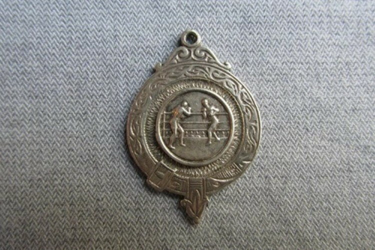 WORLD RESOURCEKINGŹۤ㤨֥ɶ -- ܥ -- ᥤ衼ǯ긢 -- Х󥿥 -- 1935פβǤʤ61,600ߤˤʤޤ