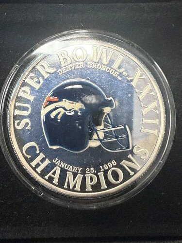 1オンス シルバー デンバー・ブロンコス 第32回スーパーボウル優勝者 ナンバー入りカラーコイン