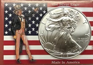 2021年「アンクル・サム&フラッグ」ドル - 1オンス「タイプ2」シルバーイーグル(カスタムホルダー入り)