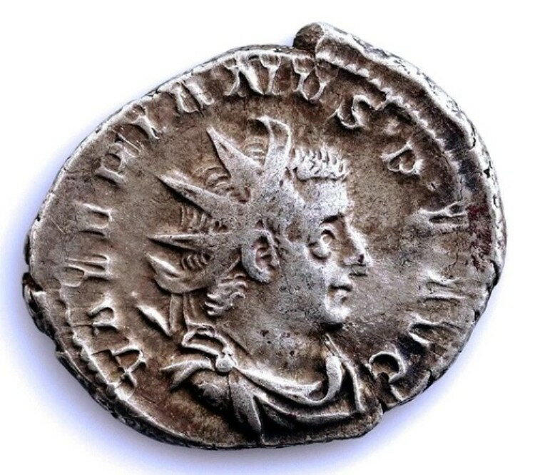 ローマ帝国。ヴァレリアヌス1世・アントニアヌス、西暦257年、銀3.96g。