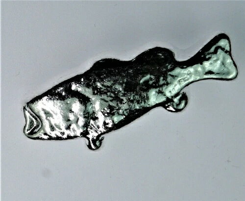 バスフィッシュ 3D アート ラウンド 1 オンス .999 シルバー カスタム ポア - 釣りギフト