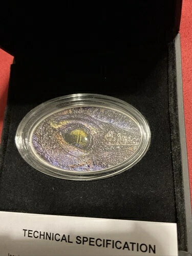 WORLD RESOURCE【KING店】の2013年 ニウエ島 1オンス クロコダイル アリゲーター アニマルスキン 2ドルアイ シルバーコイン｜アングル2