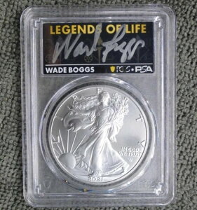 2021年 PCGS MS 70 タイプ2 シルバーイーグルドル、野球界のレジェンド、ウェイド・ボッグスのサイン入り