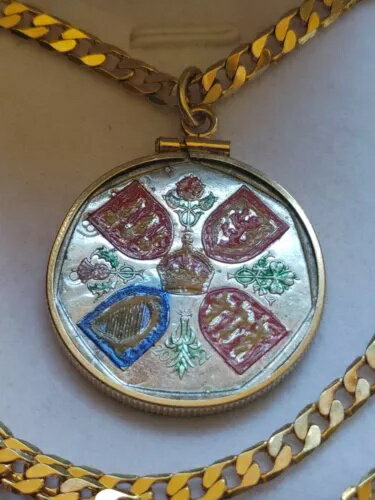 2023年英国エナメル50ペンスコインペンダント&24インチ18KGFチェーン28mm箱付き