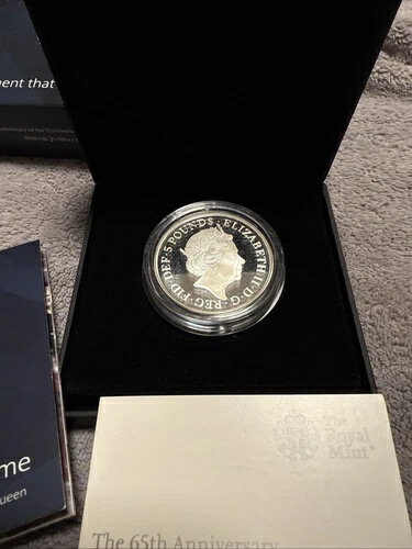 女王戴冠式65周年記念 2018年 英国5ポンド銀貨プルーフコイン(3)