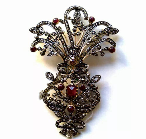 ゴージャスな5.78カラットのローズカットダイヤモンドとルビーをあしらったシルバーのビクトリアンブローチジュエリー