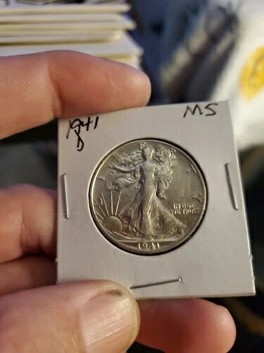 1941-D-CH-BU--リバティウォーキング ハーフダラー - フルスカートライン/胸羽根！