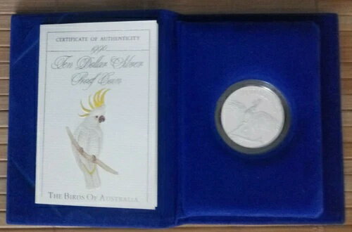 Australia 1990 Silver Proof Piedfort Birds of Australia AU$10 Cockatoo925/1000-商品について販売者のメモ「Die M?nze wurde der eigenen Sammlung entnommen, worin diese seit dem Abonnementbezug gekapselt und ... 続きを読む販売者の注意事項についてエアハルトゥングスグラッド・ウンジルクリアートジャール 1990メタル/マテリアル シルバーファルベ オーネ ファルベツェルティフィツィエルング ピードフォルト修飾子アーティケル・ネインハーステルングスランド地方 オーストラリアファインゲハルト 0.925素材 シルバーシルバーゲハルト 925/1000動機層と自然Bezeichnung オウム (カカド注意事項※以下の注意事項をご理解のうえ、ご購入ください■ 鑑定済みコイン・紙幣について各種コイン・紙幣の鑑定機関（NGC、PCGS、PMGなど）は、収集品の真贋鑑定およびグレーディングを行う専門機関です。鑑定後の商品は、専用ケース（スラブ）に封入され、状態を示すグレードが付与されます。■ グレードについてグレードはコイン・紙幣自体の状態を評価するものであり、ケース自体の品質や状態を保証するものではありません。製造・輸送時の影響により、以下のような状態が発生する場合がございます。- 軽微なスレ傷・拭き傷（特に光の角度で見えるもの）- ケース内部のホコリ・小さな異物（鑑定機関の検品基準を満たしている場合）- ラベルのズレ・わずかな傾きこれらは鑑定機関の基準内であり、返品・交換の対象とはなりませんのでご了承ください。■ ラベルの種類について各鑑定機関では、コイン・紙幣の状態や鑑定の結果に応じて異なるラベルが付与されます。- 通常ラベル（Standard/Regular）：一般的なグレード付き鑑定済みコイン・紙幣- オーセンティック（Authentic）：グレードなしで真贋のみ保証- 詳細グレード（Details）：クリーニング跡やエッジのダメージがあるが本物と認定- 特別ラベル（Special Label）：記念版や特定のデザインの限定ラベル - 例：NGC「Early Releases」「First Releases」、PCGS「First Strike」 などグレードやラベルの種類は、商品画像および説明文をご確認のうえ、ご購入ください。■ 在庫状況について当店の商品は海外から取り寄せております。ご購入のタイミングによっては在庫切れとなる場合がございます。その際はご連絡のうえ、ご注文をキャンセルさせていただく場合がございますので、あらかじめご了承ください。■ ご注文後のキャンセルについてご注文と同時に商品のお取り寄せを開始するため、お客様都合によるキャンセルは承っておりません。■ 配送についてお届けまでに通常2〜3週間ほどかかります。海外の祝日や天候、税関手続きにより通常より配送が遅れる可能性がございます。■ 保証について商品説明に英語で「保証（warranty）」と記載があっても、日本国内では適用されませんのでご了承ください。 当店では、商品到着後7日以内の初期不良に限り、対応させていただきます。 （返品規約の詳細については、楽天市場内の会社概要欄下部をご参照ください。）■ 商品の色・素材感について撮影環境やモニター設定により、実際の商品と色味や質感が異なる場合がございます。■ 価格変動について希少性の高い商品は市場価格の変動により、追加料金をお願いする場合がございます。追加料金に同意いただけない場合には、ご注文のキャンセルが可能ですので、ご安心ください。■ その他サービスについて海外製品の輸入代行も承っております。ショップに掲載されていない商品でもお探し可能ですので、お気軽にご相談ください。尚、業者販売（業販）や複数購入の場合、割引対応も可能です。ご希望の方はお問い合わせください。