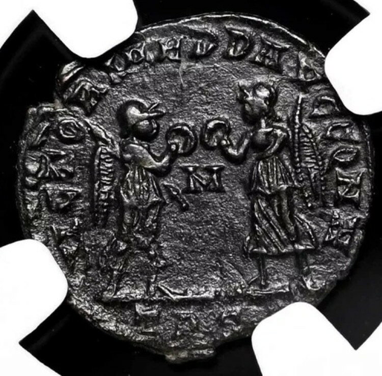 NGC MS Constans, Constantine Roman Empire 337-350 AD Two Victories Coin, Top Pop商品について額面：ヌムス時代：ローマ帝国時代（紀元前27年〜紀元後476年）材質：青銅年代：紀元後337年〜350年時代：古代グレード：ミントステート製造国／地域：イタリア統治者：コンスタンス1世認証：NGC注意事項※以下の注意事項をご理解のうえ、ご購入ください■ 鑑定済みコイン・紙幣について各種コイン・紙幣の鑑定機関（NGC、PCGS、PMGなど）は、収集品の真贋鑑定およびグレーディングを行う専門機関です。鑑定後の商品は、専用ケース（スラブ）に封入され、状態を示すグレードが付与されます。■ グレードについてグレードはコイン・紙幣自体の状態を評価するものであり、ケース自体の品質や状態を保証するものではありません。製造・輸送時の影響により、以下のような状態が発生する場合がございます。- 軽微なスレ傷・拭き傷（特に光の角度で見えるもの）- ケース内部のホコリ・小さな異物（鑑定機関の検品基準を満たしている場合）- ラベルのズレ・わずかな傾きこれらは鑑定機関の基準内であり、返品・交換の対象とはなりませんのでご了承ください。■ ラベルの種類について各鑑定機関では、コイン・紙幣の状態や鑑定の結果に応じて異なるラベルが付与されます。- 通常ラベル（Standard/Regular）：一般的なグレード付き鑑定済みコイン・紙幣- オーセンティック（Authentic）：グレードなしで真贋のみ保証- 詳細グレード（Details）：クリーニング跡やエッジのダメージがあるが本物と認定- 特別ラベル（Special Label）：記念版や特定のデザインの限定ラベル - 例：NGC「Early Releases」「First Releases」、PCGS「First Strike」 などグレードやラベルの種類は、商品画像および説明文をご確認のうえ、ご購入ください。■ 在庫状況について当店の商品は海外から取り寄せております。ご購入のタイミングによっては在庫切れとなる場合がございます。その際はご連絡のうえ、ご注文をキャンセルさせていただく場合がございますので、あらかじめご了承ください。■ ご注文後のキャンセルについてご注文と同時に商品のお取り寄せを開始するため、お客様都合によるキャンセルは承っておりません。■ 配送についてお届けまでに通常2〜3週間ほどかかります。海外の祝日や天候、税関手続きにより通常より配送が遅れる可能性がございます。■ 保証について商品説明に英語で「保証（warranty）」と記載があっても、日本国内では適用されませんのでご了承ください。 当店では、商品到着後7日以内の初期不良に限り、対応させていただきます。 （返品規約の詳細については、楽天市場内の会社概要欄下部をご参照ください。）■ 商品の色・素材感について撮影環境やモニター設定により、実際の商品と色味や質感が異なる場合がございます。■ 価格変動について希少性の高い商品は市場価格の変動により、追加料金をお願いする場合がございます。追加料金に同意いただけない場合には、ご注文のキャンセルが可能ですので、ご安心ください。■ その他サービスについて海外製品の輸入代行も承っております。ショップに掲載されていない商品でもお探し可能ですので、お気軽にご相談ください。尚、業者販売（業販）や複数購入の場合、割引対応も可能です。ご希望の方はお問い合わせください。