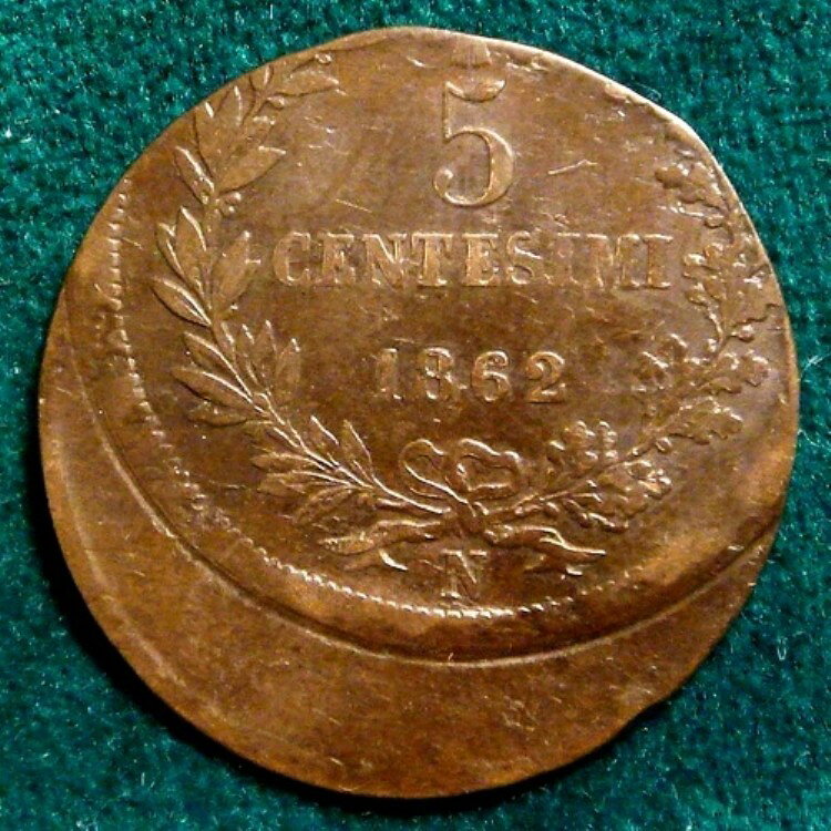 イタリア王国 V. エマヌエーレ2世 5 センテシミ 1862年 ナポリ 希少なエラー/欠陥