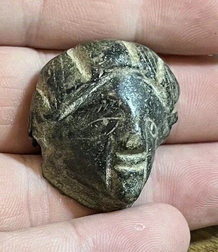 スペインで発見された ローマ帝国時代の約2000年前の人面像装飾