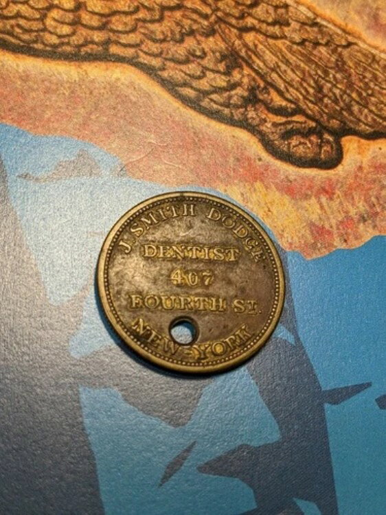 (1850's) New York NY 209kpb Very Rare Dentist J Smith Dodge Merchant Token商品について販売者メモ「（1850年代）ニューヨーク州 209kpb 非常に希少な歯科医 J・スミス・ダッジ商人トークン」流通/未流通材質：真鍮、金メッキ純度：0.5製造国/地域：アメリカ合衆国注意事項※以下の注意事項をご理解のうえ、ご購入ください■ 鑑定済みコイン・紙幣について各種コイン・紙幣の鑑定機関（NGC、PCGS、PMGなど）は、収集品の真贋鑑定およびグレーディングを行う専門機関です。鑑定後の商品は、専用ケース（スラブ）に封入され、状態を示すグレードが付与されます。■ グレードについてグレードはコイン・紙幣自体の状態を評価するものであり、ケース自体の品質や状態を保証するものではありません。製造・輸送時の影響により、以下のような状態が発生する場合がございます。- 軽微なスレ傷・拭き傷（特に光の角度で見えるもの）- ケース内部のホコリ・小さな異物（鑑定機関の検品基準を満たしている場合）- ラベルのズレ・わずかな傾きこれらは鑑定機関の基準内であり、返品・交換の対象とはなりませんのでご了承ください。■ ラベルの種類について各鑑定機関では、コイン・紙幣の状態や鑑定の結果に応じて異なるラベルが付与されます。- 通常ラベル（Standard/Regular）：一般的なグレード付き鑑定済みコイン・紙幣- オーセンティック（Authentic）：グレードなしで真贋のみ保証- 詳細グレード（Details）：クリーニング跡やエッジのダメージがあるが本物と認定- 特別ラベル（Special Label）：記念版や特定のデザインの限定ラベル - 例：NGC「Early Releases」「First Releases」、PCGS「First Strike」 などグレードやラベルの種類は、商品画像および説明文をご確認のうえ、ご購入ください。■ 在庫状況について当店の商品は海外から取り寄せております。ご購入のタイミングによっては在庫切れとなる場合がございます。その際はご連絡のうえ、ご注文をキャンセルさせていただく場合がございますので、あらかじめご了承ください。■ ご注文後のキャンセルについてご注文と同時に商品のお取り寄せを開始するため、お客様都合によるキャンセルは承っておりません。■ 配送についてお届けまでに通常2〜3週間ほどかかります。海外の祝日や天候、税関手続きにより通常より配送が遅れる可能性がございます。■ 保証について商品説明に英語で「保証（warranty）」と記載があっても、日本国内では適用されませんのでご了承ください。 当店では、商品到着後7日以内の初期不良に限り、対応させていただきます。 （返品規約の詳細については、楽天市場内の会社概要欄下部をご参照ください。）■ 商品の色・素材感について撮影環境やモニター設定により、実際の商品と色味や質感が異なる場合がございます。■ 価格変動について希少性の高い商品は市場価格の変動により、追加料金をお願いする場合がございます。追加料金に同意いただけない場合には、ご注文のキャンセルが可能ですので、ご安心ください。■ その他サービスについて海外製品の輸入代行も承っております。ショップに掲載されていない商品でもお探し可能ですので、お気軽にご相談ください。尚、業者販売（業販）や複数購入の場合、割引対応も可能です。ご希望の方はお問い合わせください。