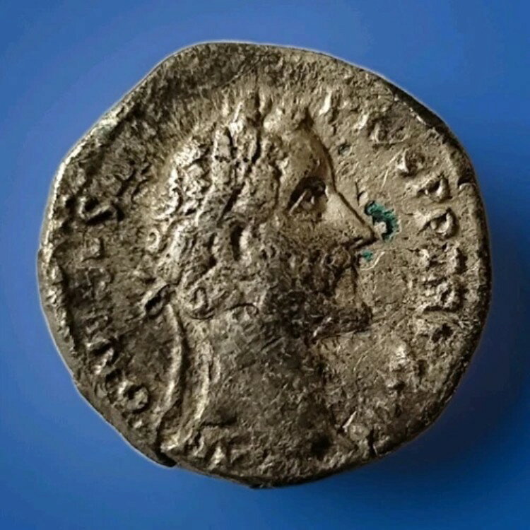 アントニヌス・ピウスARデナリウス。ローマ、西暦145-161年。ローマ帝国。高位（1197年）