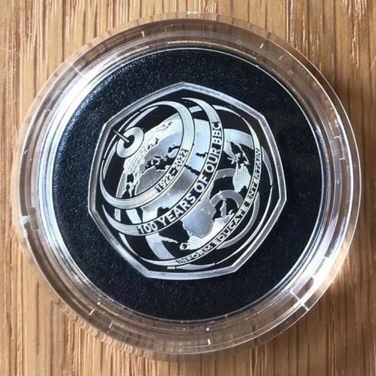 ロイヤルミント BBC 100周年記念 シルバープルーフ 50ペンスコイン（箱・低COA付き） 70/3500