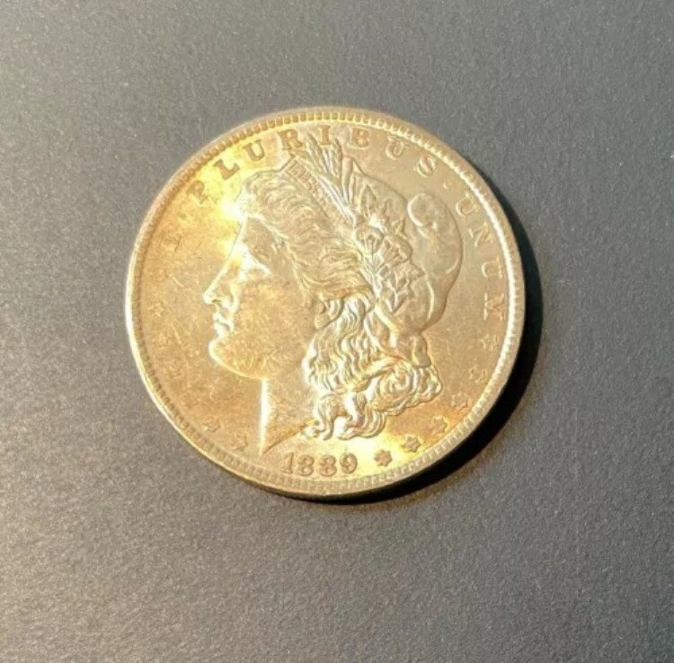 (#100048) モルガン・ダラー：1889年製 Unc BU。古い封筒に色調が残っています。光沢あり！（動画をご覧ください！）(3)