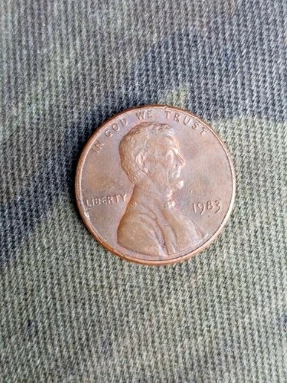 非常に人気のある希少な1983年製、ミントマークなしのリンカーンペニー。状態良好。