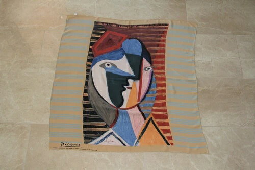 パブロ・ピカソの抽象画を描いた女性用シルクスカーフ。希少でゴージャスなイタリア製