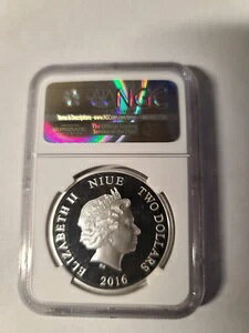 WORLD RESOURCE【KING店】の2016年 ニウエ S$2 アフリカンライオン 1オンス シルバー プルーフ カラーコイン NGC PF70 UCAM パーフェクト｜アングル3