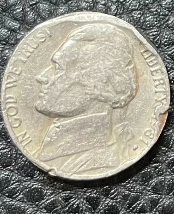 1981年 ジェファーソン・ニッケル エラー オフセンター クリップド プランシェット DDO 表面染料クラック